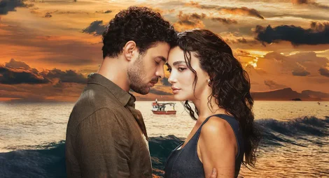 مسلسل عيناك كالبحر الأسود